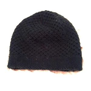 DARK GREEN KNIT BEANIE